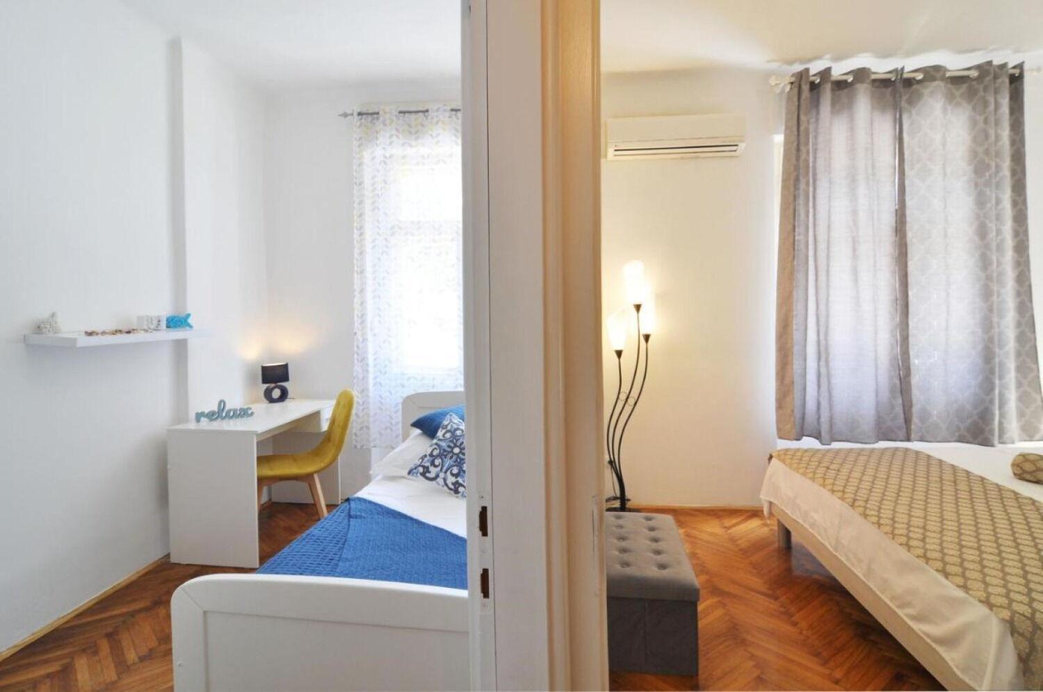 Karmen - Close To The Center Apartament